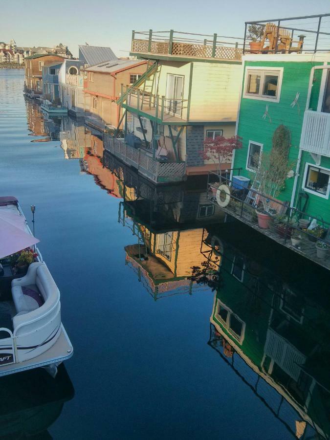 A Float Home B&B In Fisherman'S Wharf Victoria Exterior photo